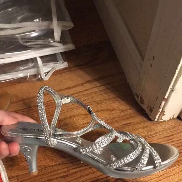 Brand new heels - Picture 2 of 2